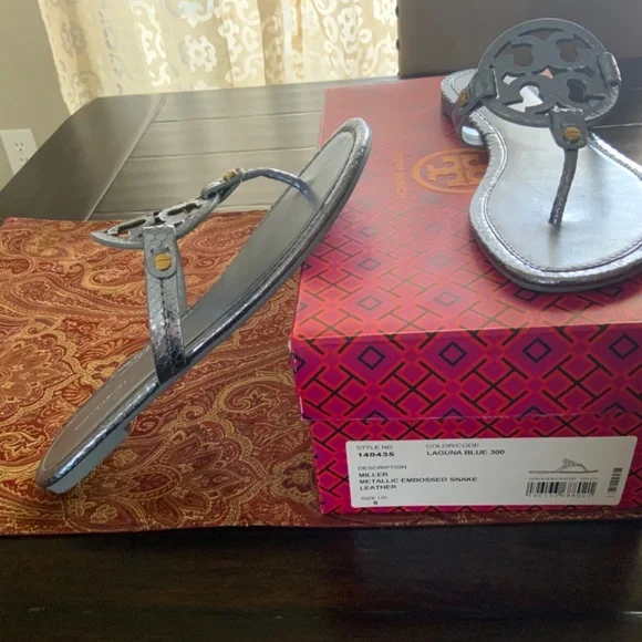 Tory Burch Miller Metallic Embossed snake in laguna blue,Size 9BNIB,MSRP$198, - Picture 2 of 4